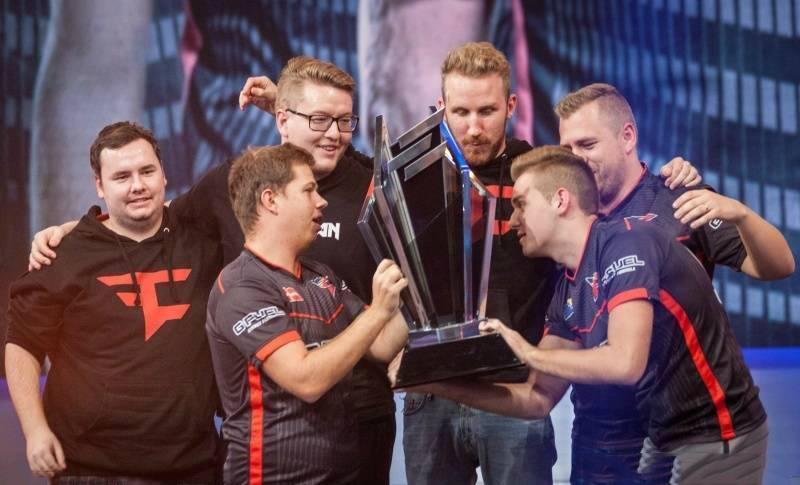 【战报】2025LPL春季赛决赛，RNG 3-1 FPX，RNG成功复仇夺冠