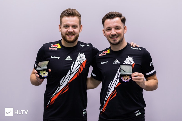 FoFo ：这赛季自己表现还可以吧，想办法为队伍多做一点